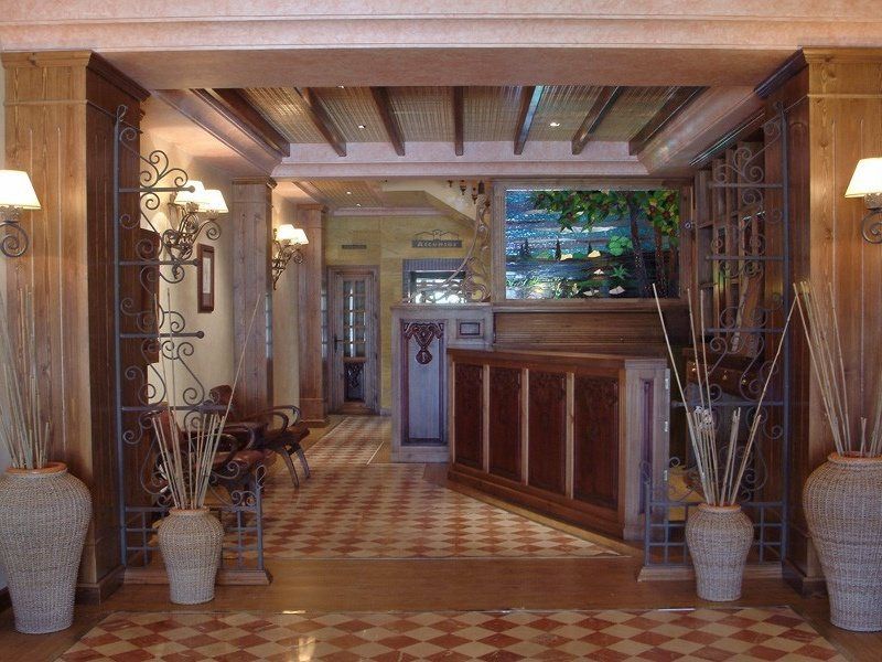 B Bou De Hotel 4*