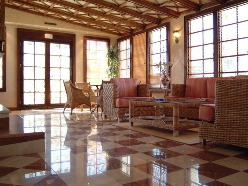 B Bou De Hotel